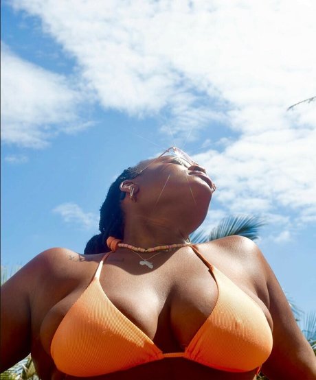 Zee Ngema exklusive perfekte galerie