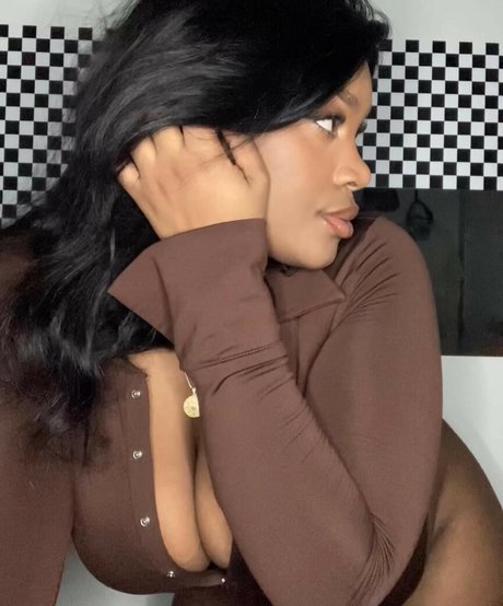 Zee Ngema erotische nackt foto