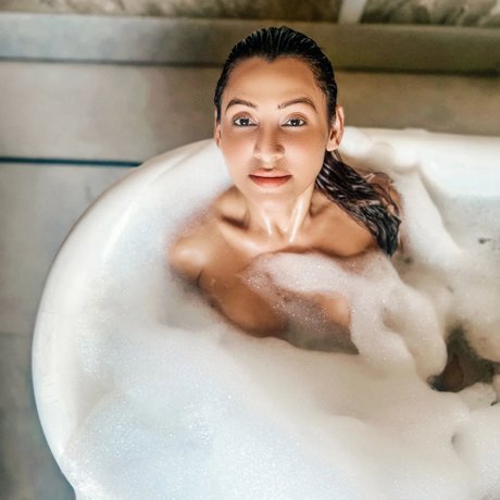 Karrishma Kar nackt schöne galerien