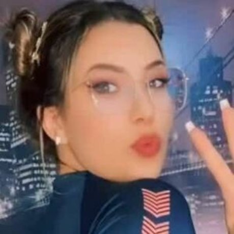 Helen Japa exklusive nackte foto