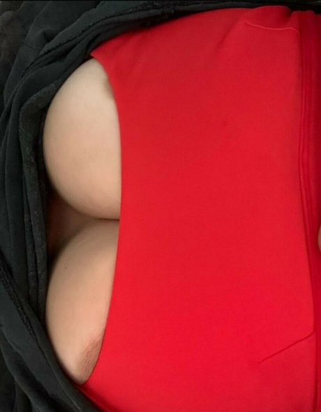 Sophie M model nackten bild