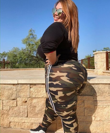 SueAnn nackt sexy bilder