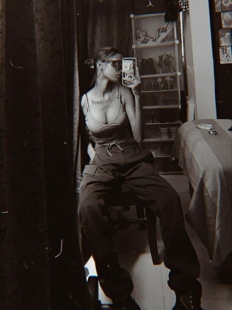 Akansha Laida perfekte exklusive archiv