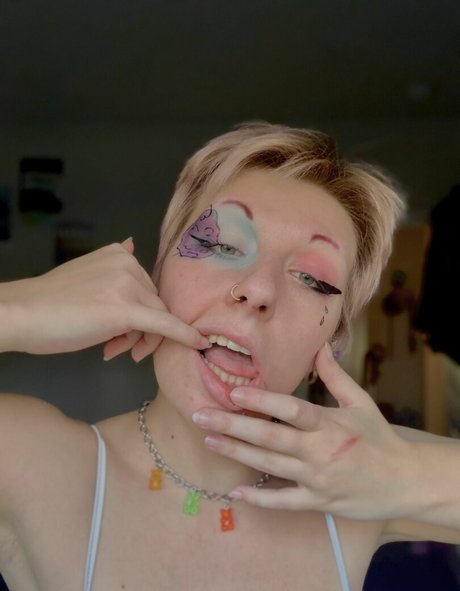 Peachymaxine nackte pornostar foto