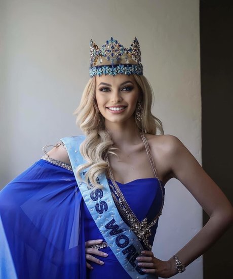 Karolina Bielawska model akt galerien