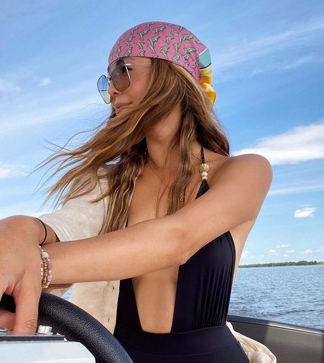 Izabella Krzan nackt hd bild