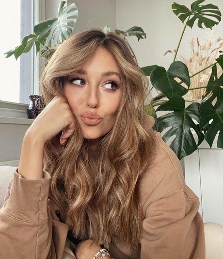 Izabella Krzan porno bild