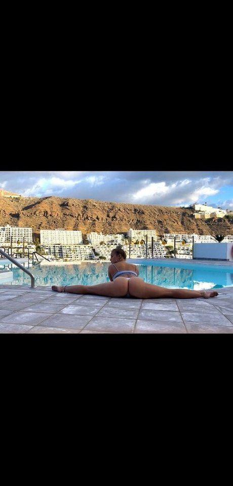 Emily Amelia Rose nackt kunst bild