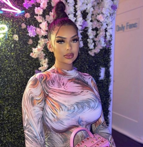 kleiner schwanz shemale onlyfans kostenlose top bilder