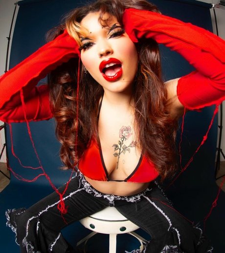 Maxine Ashley sexy porno bild