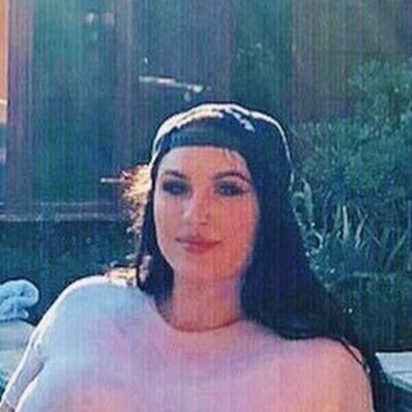 Erika Von Doom Bilder