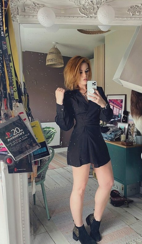 Hollie Bennett porno kunst bild