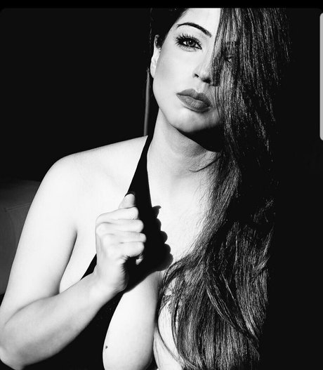 Zareen Zoya Khan kunst nette fotos