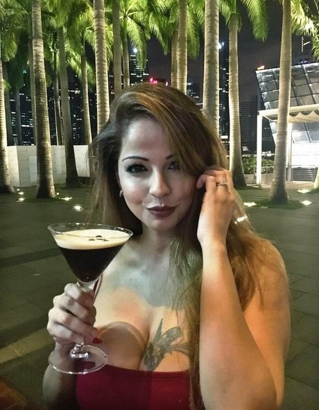 Zareen Zoya Khan porno kunst bild