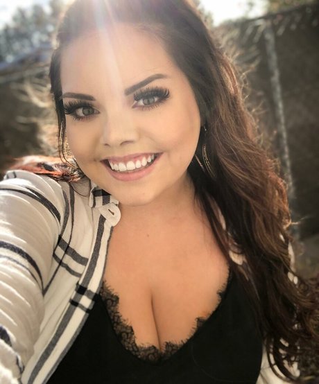 Lilly Zamora kostenlose erwachsene foto