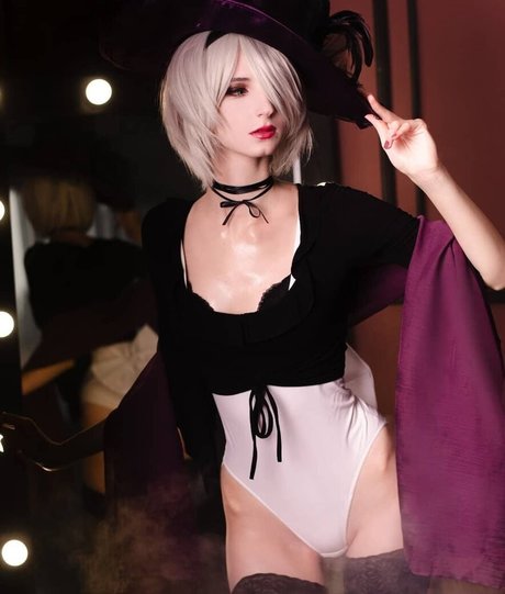 Holly White perfekte kunst archiv