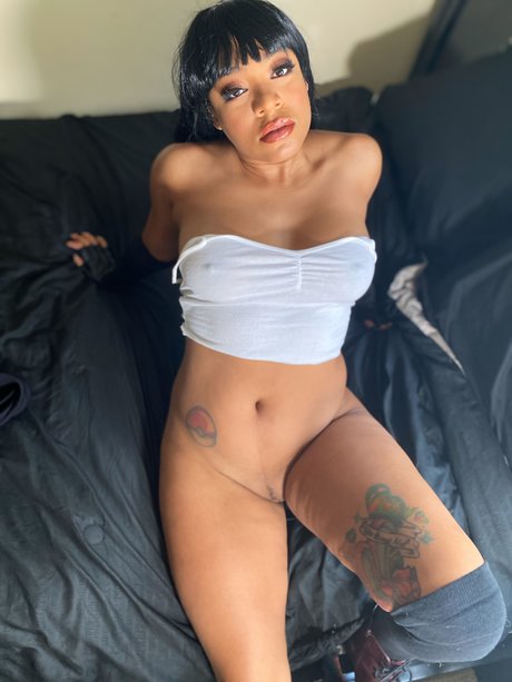 Leairis Cross erwachsene erotische fotos