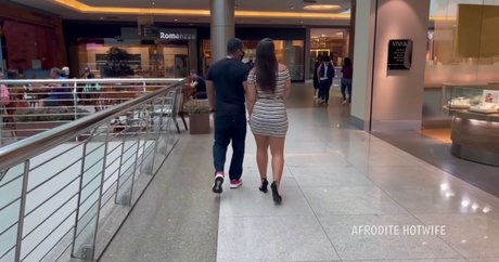Afrodite Hotwife sexy freie archiv