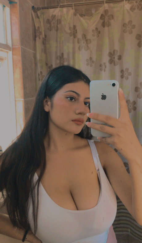 Paola Bustamante porno hd bilder