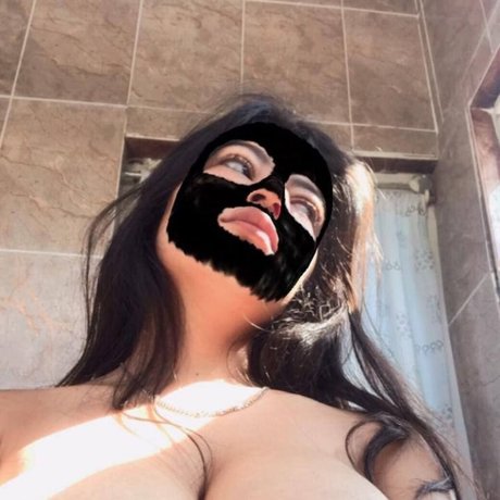 Paola Bustamante freie nackten galerien