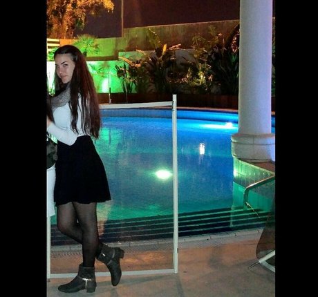 Sara Avni nacktheit kunst foto