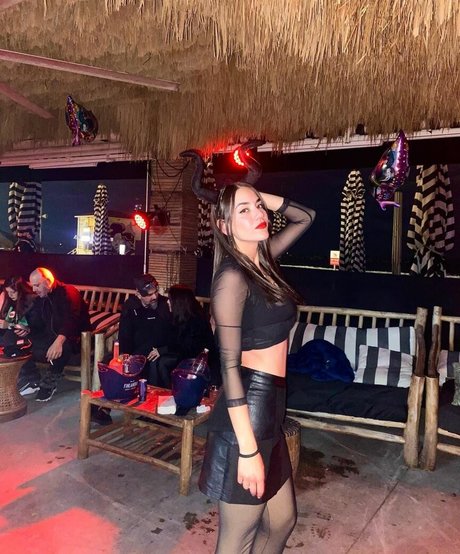 Sara Avni beste hd foto