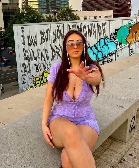 Soph Alice sexy erwachsene archiv