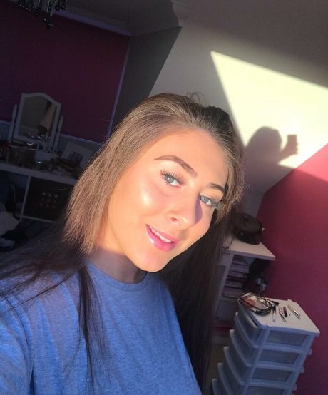 Soph Alice schauspielerin sexy bilder