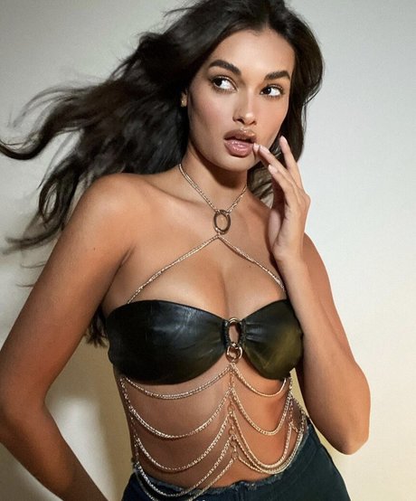 Gizele Oliveira perfekte akt archiv