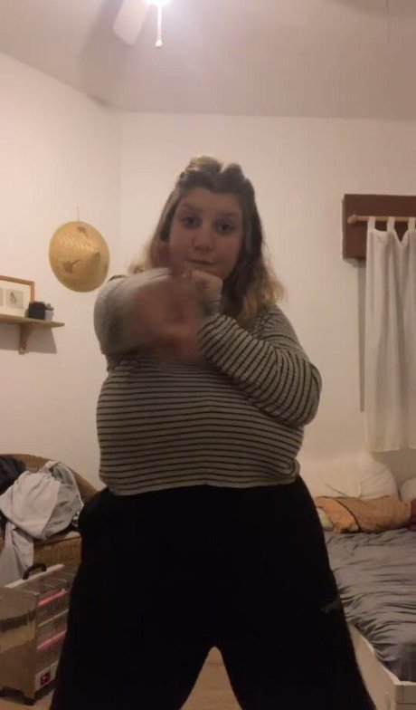 Ori Yaron model erwachsene archiv