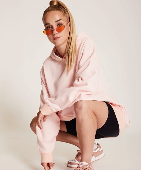 Giulia Gwinn nackt beste archiv