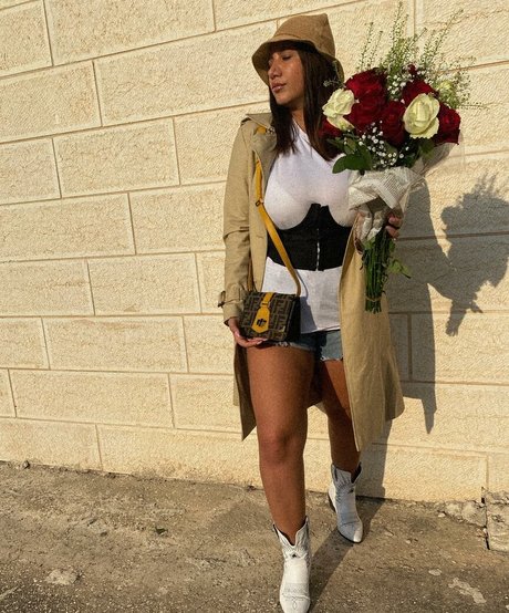 Hadar Ben Haim akt bilder