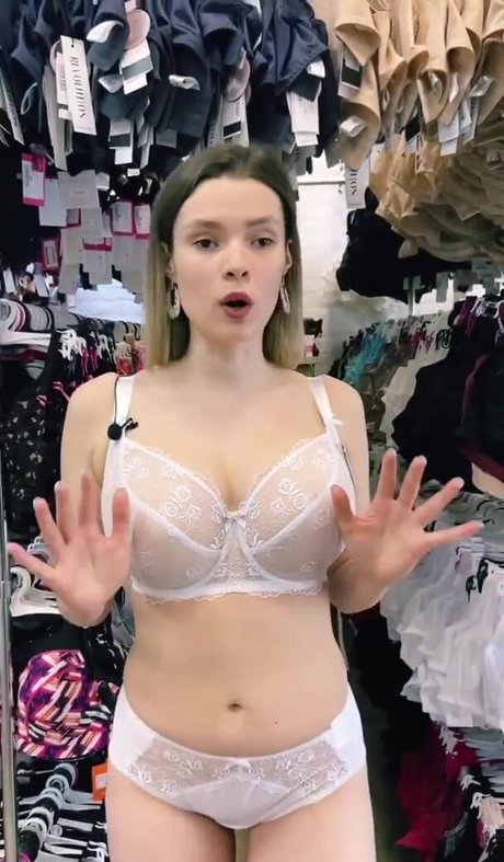 deepthroat-prinzessin onlyfans erwachsene pornografische bild