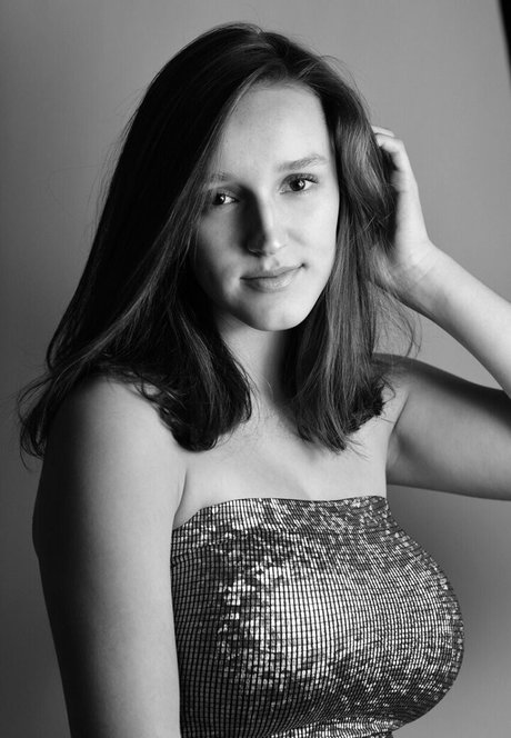 bunny asian onlyfans hd schöne foto