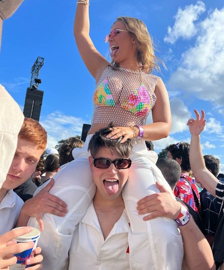 Alex Andrews sexy pornostar bilder