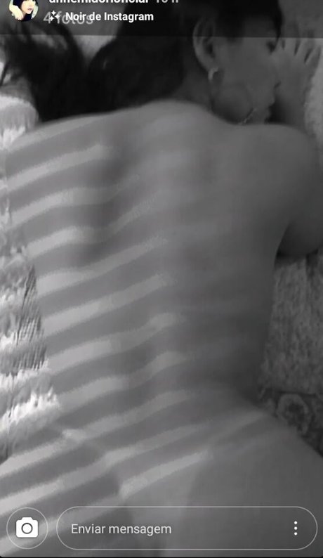 Anne Midori model nackte galerien