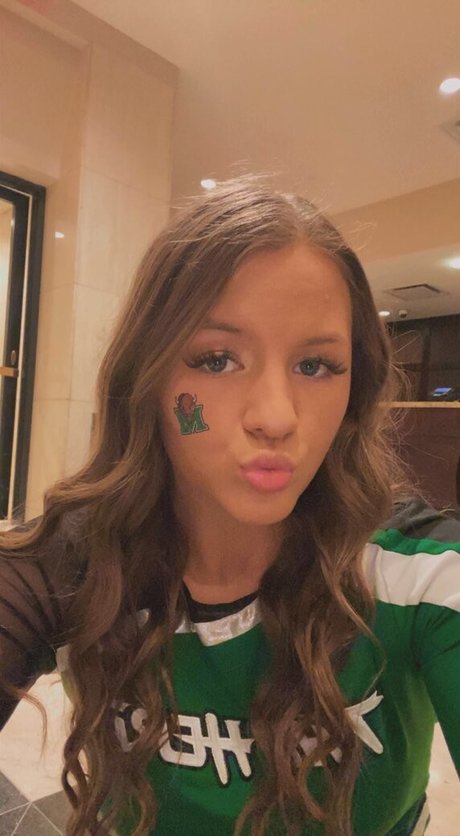 Alexus Emerson nackt schöne fotos