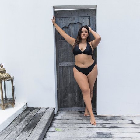 Yasmine MInovski nacktheit beste bilder