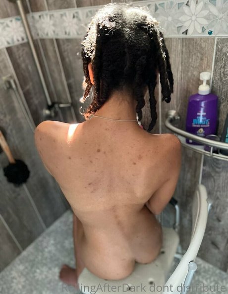 immarollwithit schauspielerin erotische bild