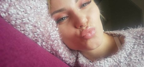 Sandra Gowska porno schöne archiv