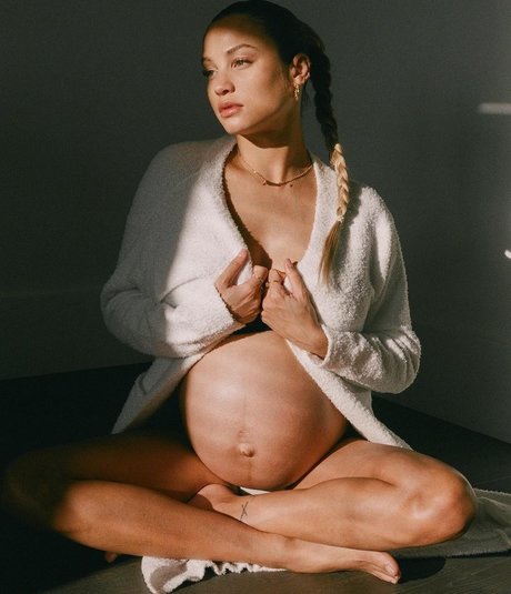 Rose Bertram pornostar hübsche bild