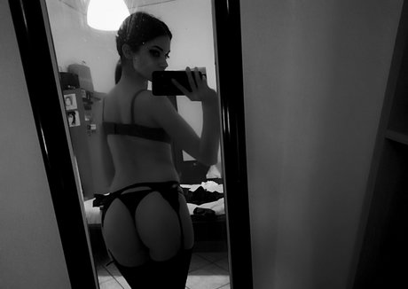 Darknyymph pornostar nacktheit bild