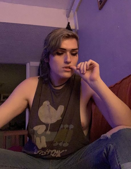 Bridget Bordeaux hübsche heiße bild