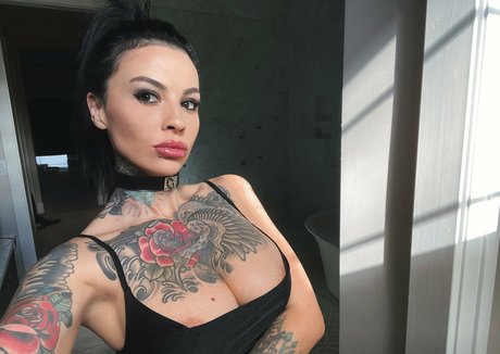 Zahrainchains nacktheit erwachsene bilder