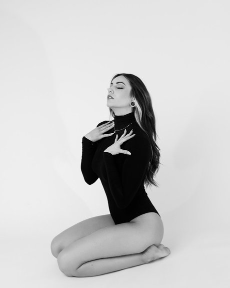 Sylina Ruiz xxx kunst bild