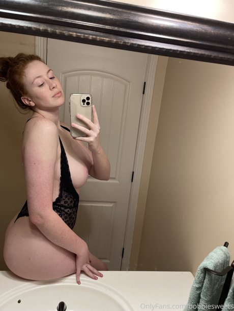 Bobbie sweets pornostar akt galerien