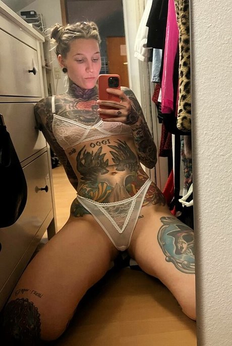 Lisa Rocketcock perfekte nacktheit galerien