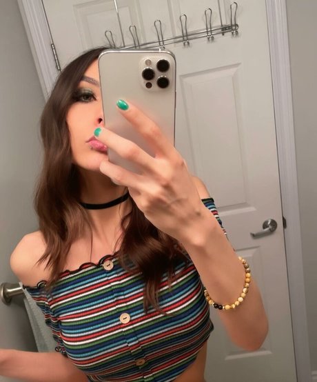 ChloeNight akt bilder