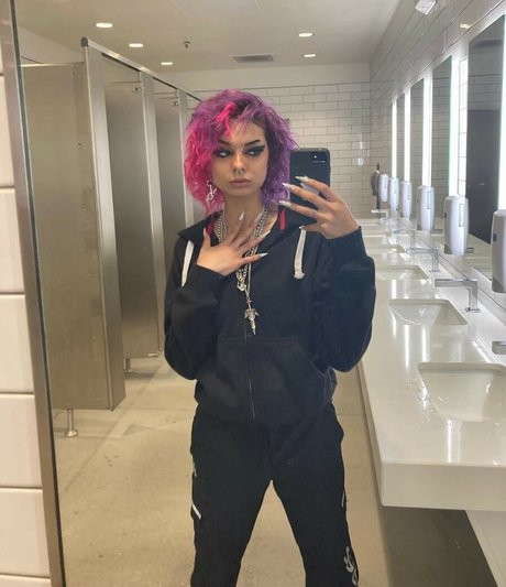 Nymphfairy2002 nackt pornostar bild