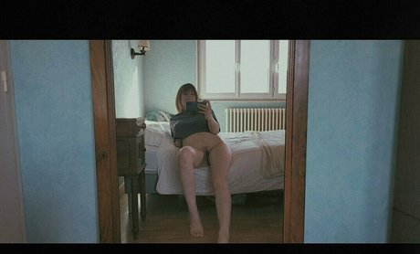 Claire Moulin exklusive erwachsene fotos